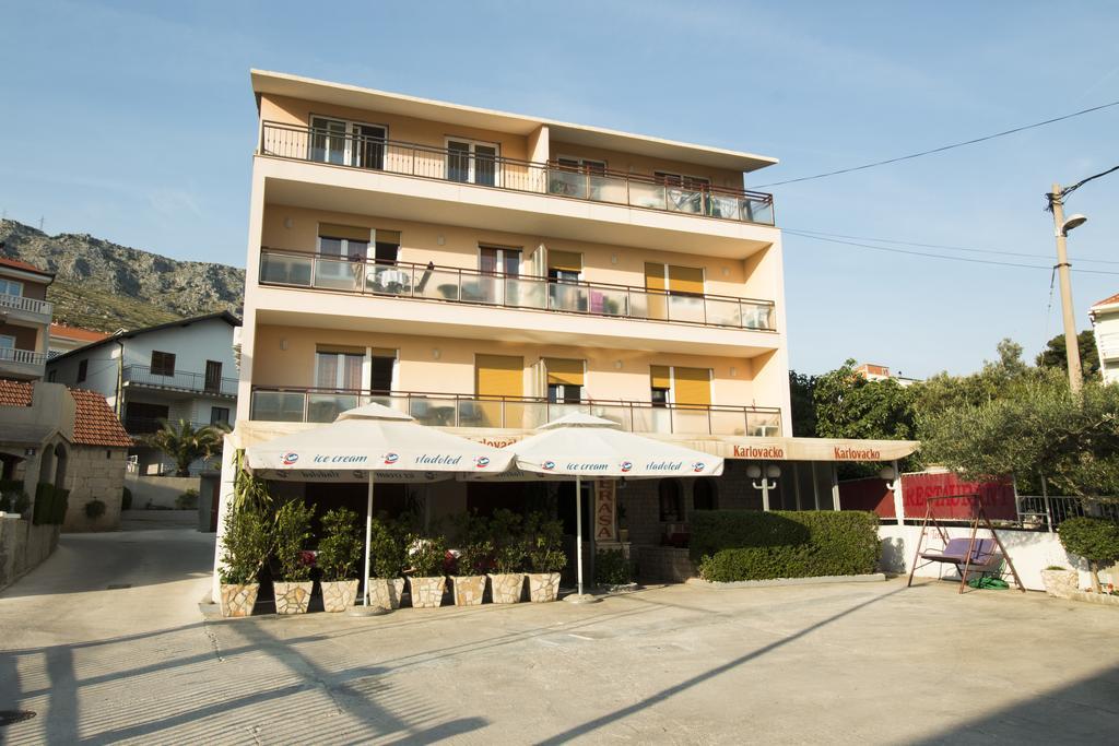אומיס Apartments Croatia מראה חיצוני תמונה